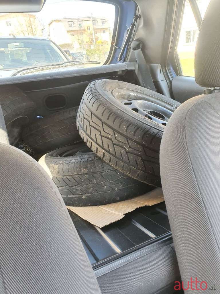 2000' Ford Fiesta photo #5