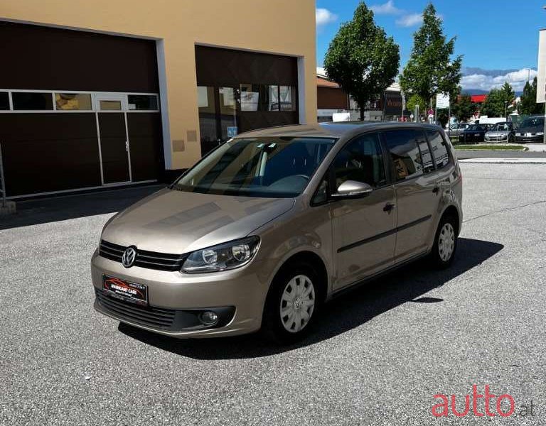 2012' Volkswagen Touran photo #1