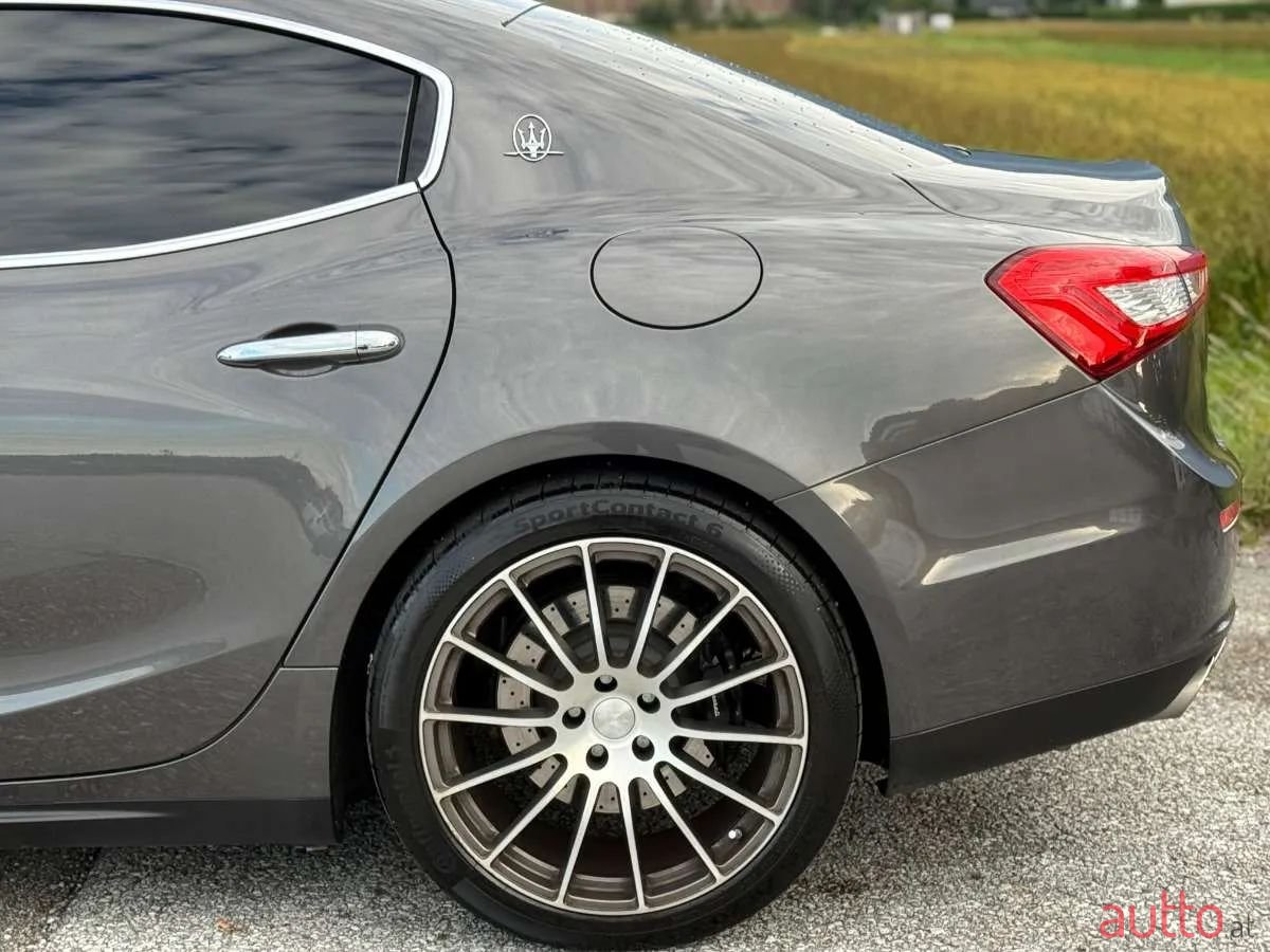 2014' Maserati Ghibli photo #6