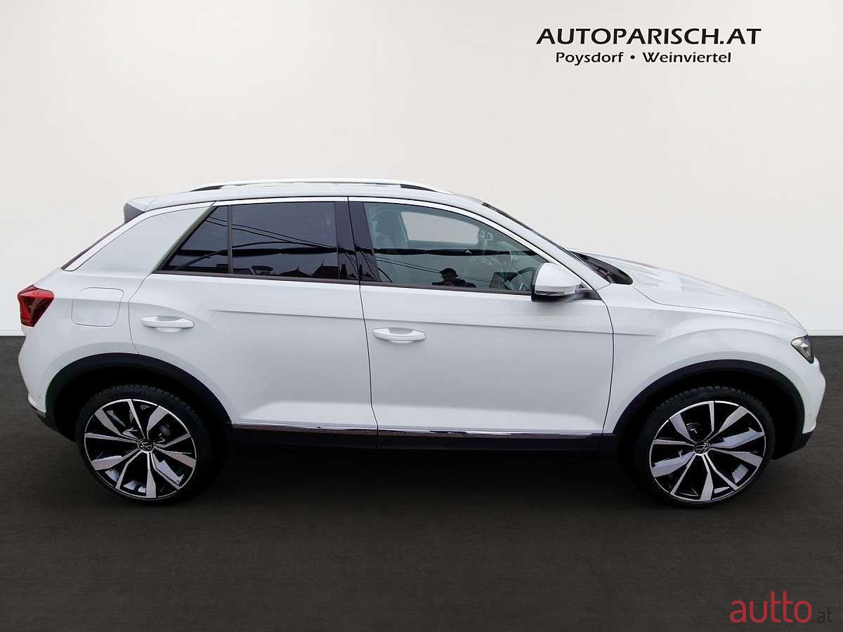 2023' Volkswagen T-Roc photo #5