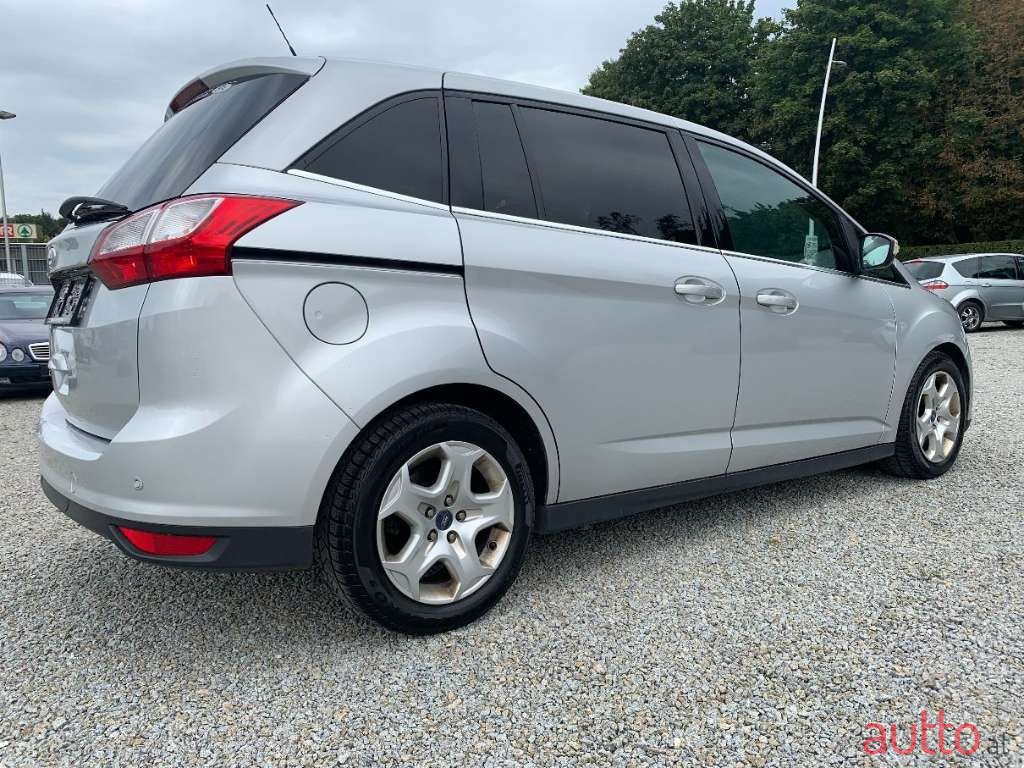 2011' Ford C-MAX photo #5