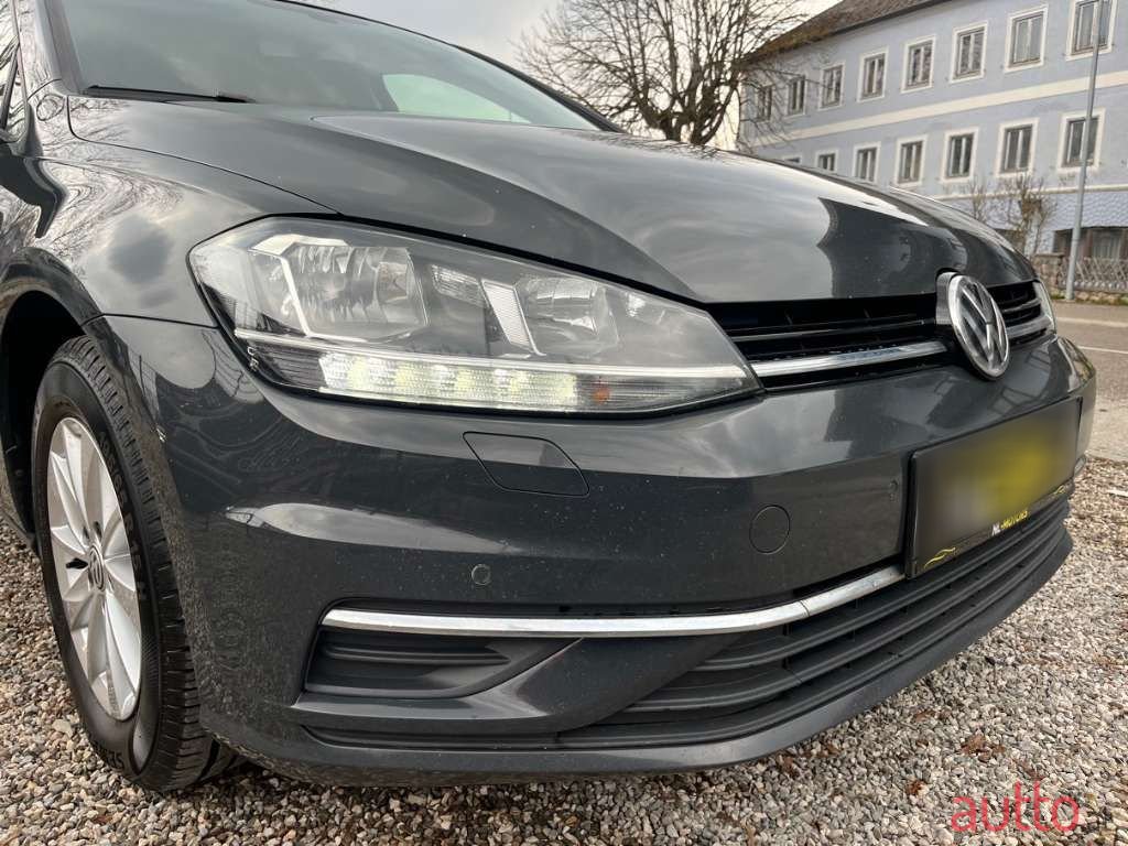 2020' Volkswagen Golf photo #4