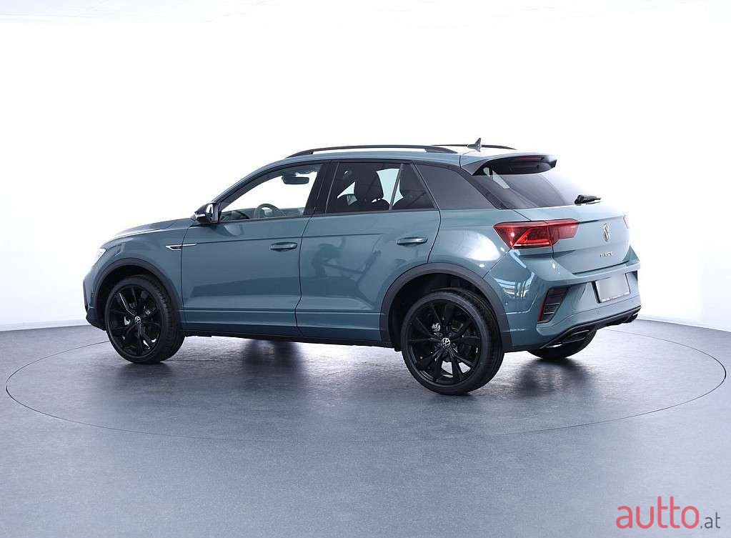 2023' Volkswagen T-Roc photo #3