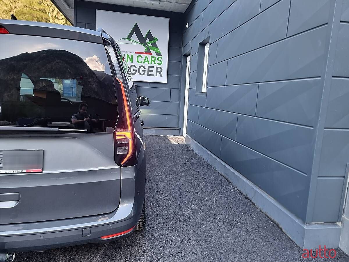 2021' Volkswagen Caddy photo #6