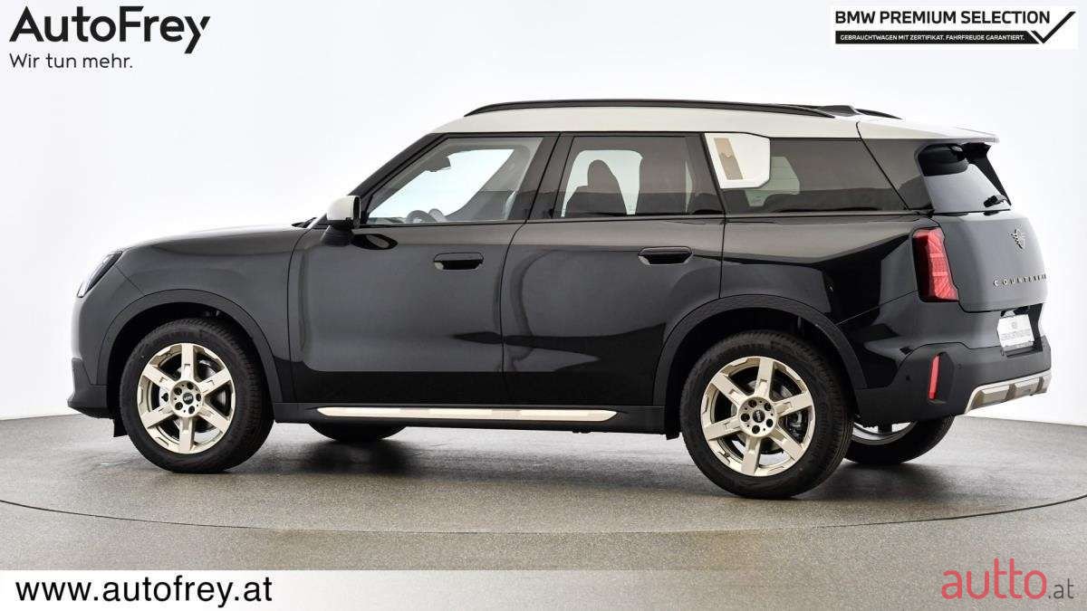 2024' MINI Countryman photo #3