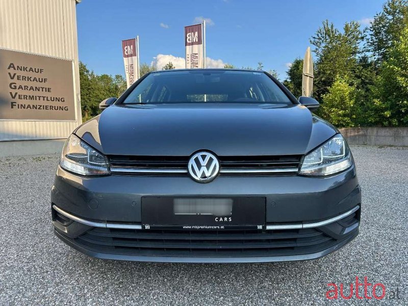 2019' Volkswagen Golf photo #4