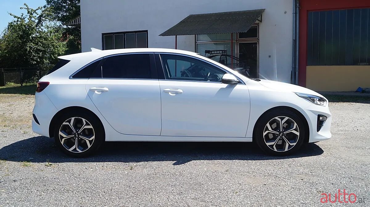 2021' Kia Ceed photo #4