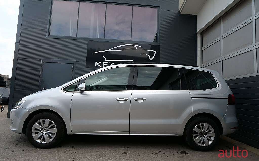 2019' Volkswagen Sharan photo #4