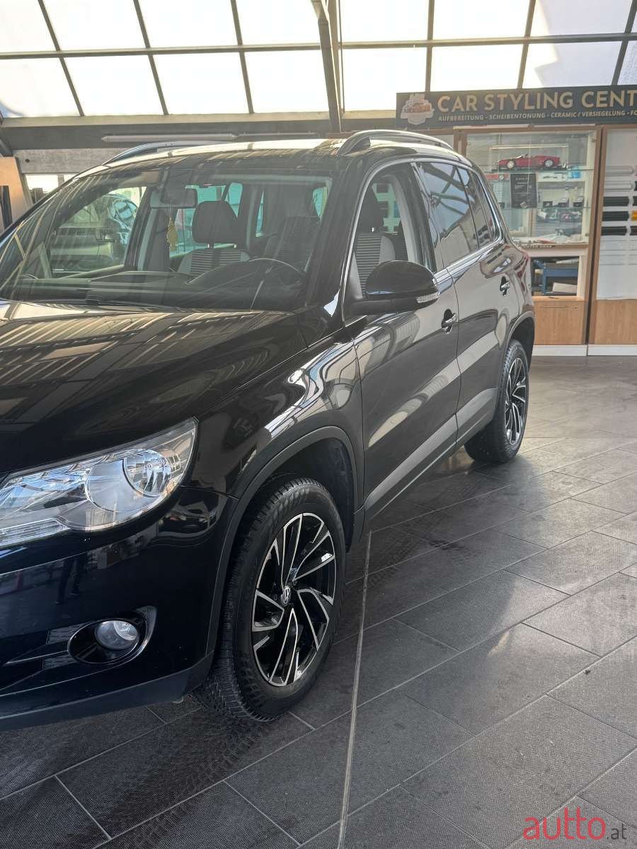 2010' Volkswagen Tiguan photo #4