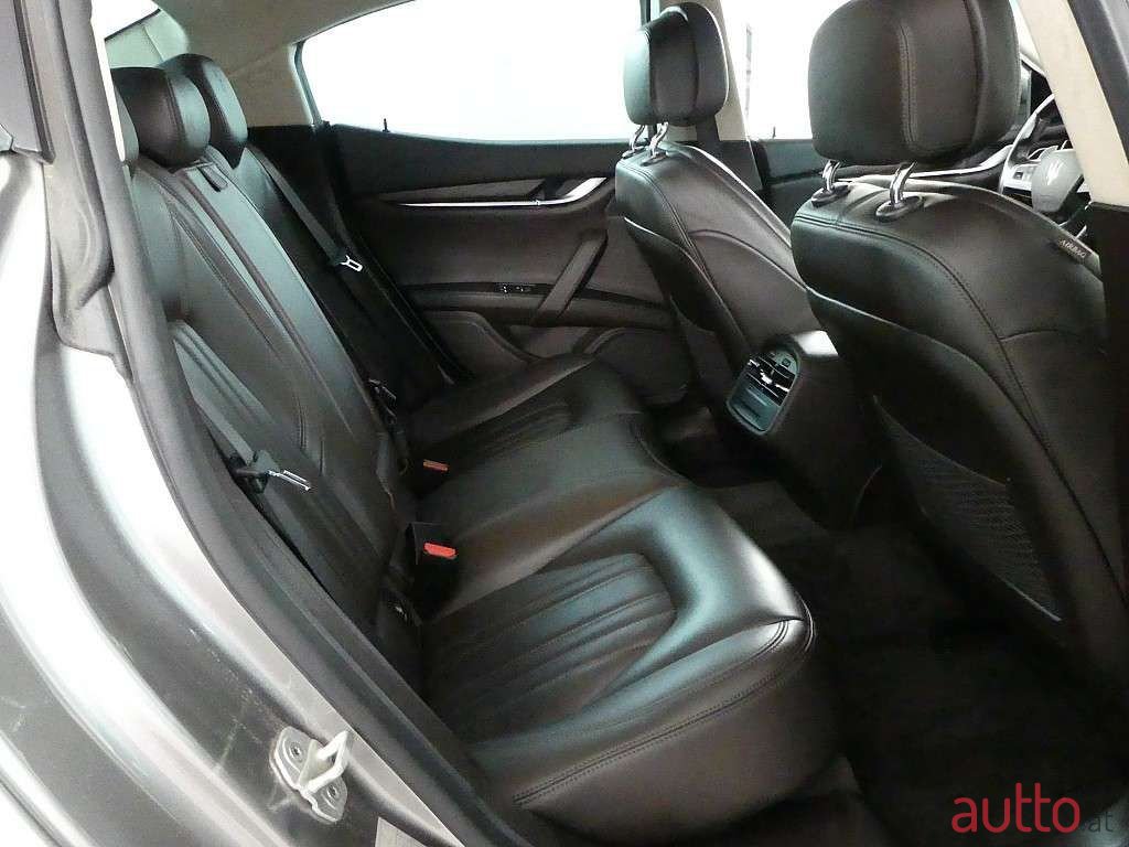 2014' Maserati Ghibli photo #5