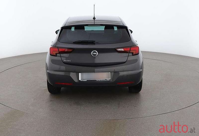 2015' Opel Astra photo #4
