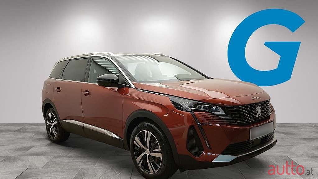 2023' Peugeot 5008 photo #2