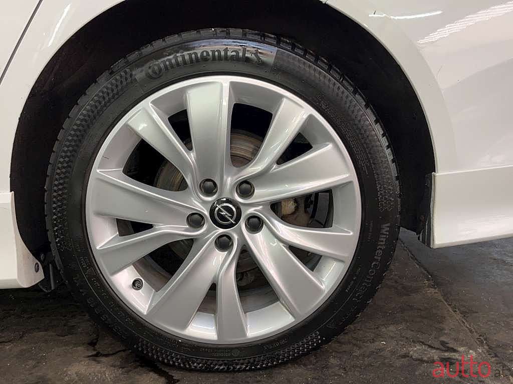 2018' Opel Insignia photo #6