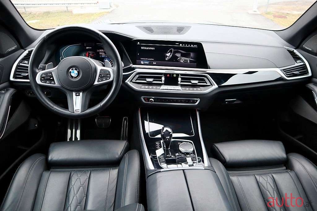 2020' BMW X5 photo #5