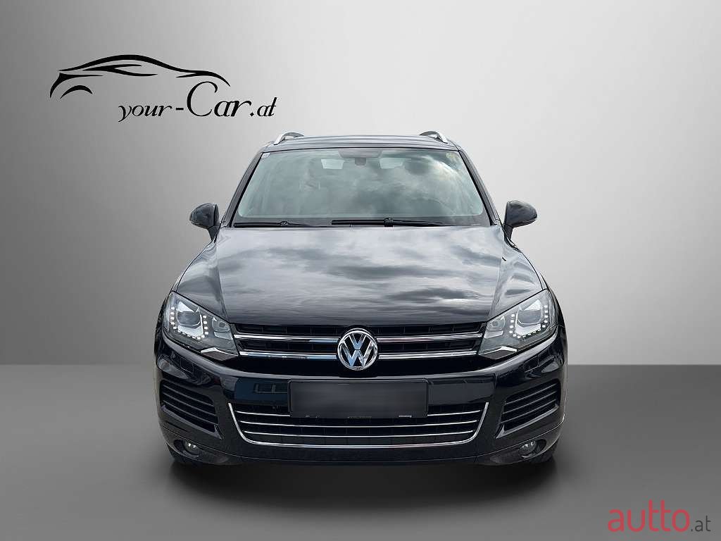 2012' Volkswagen Touareg photo #2