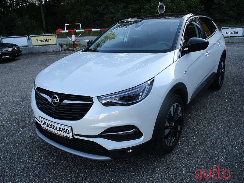 2021' Opel Grandland X photo #3