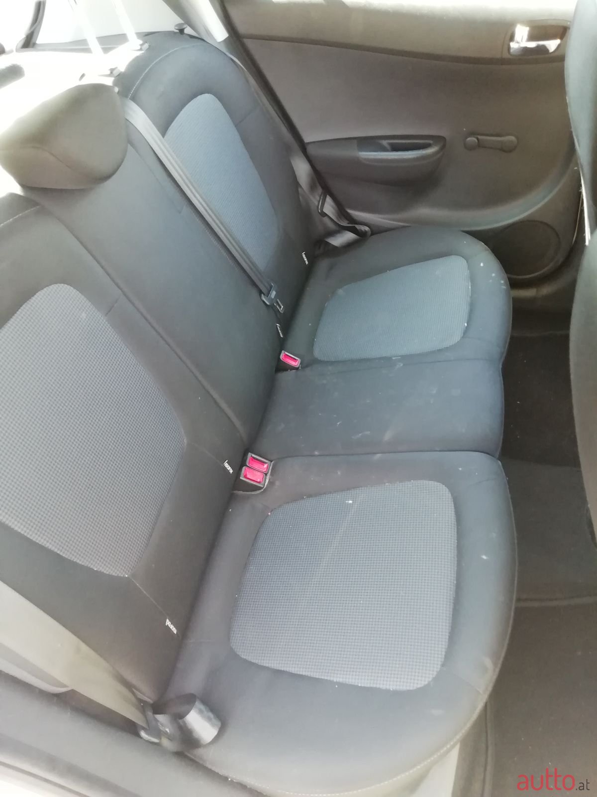 2012' Hyundai i20 photo #5