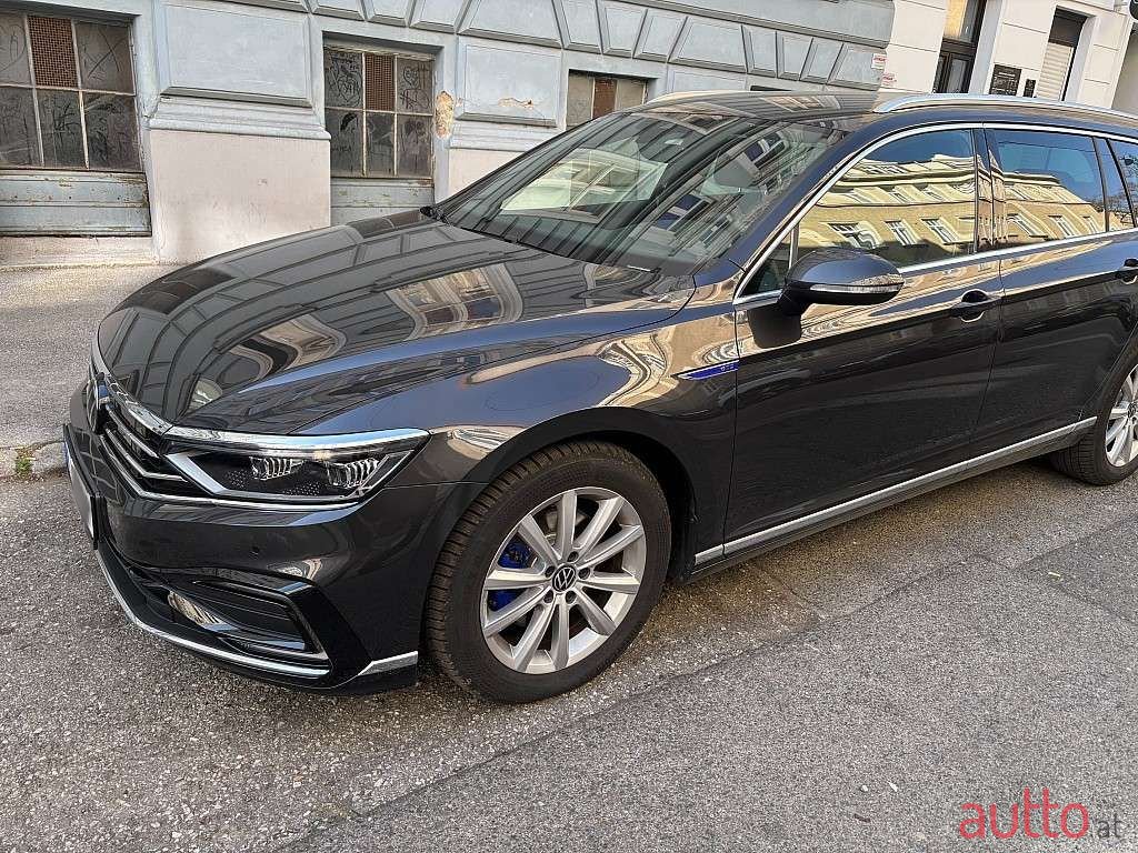 2024' Volkswagen Passat photo #1