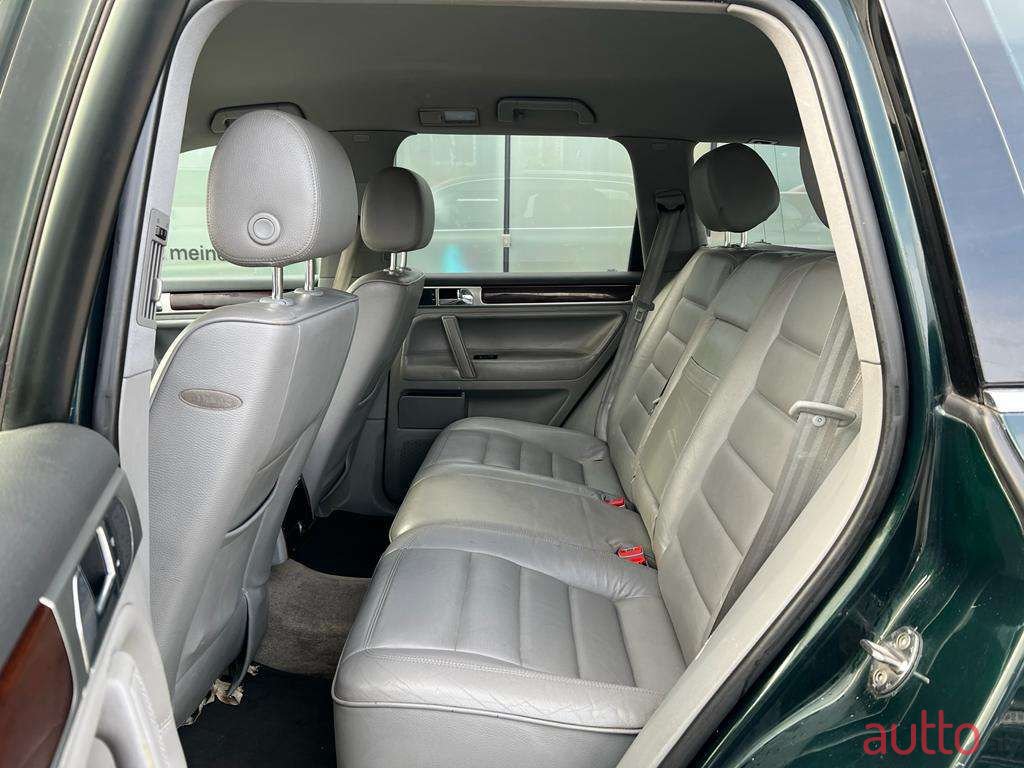 2003' Volkswagen Touareg photo #6