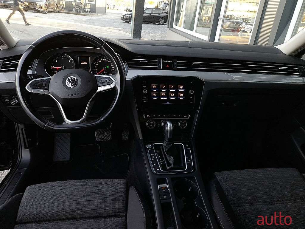 2020' Volkswagen Passat photo #3