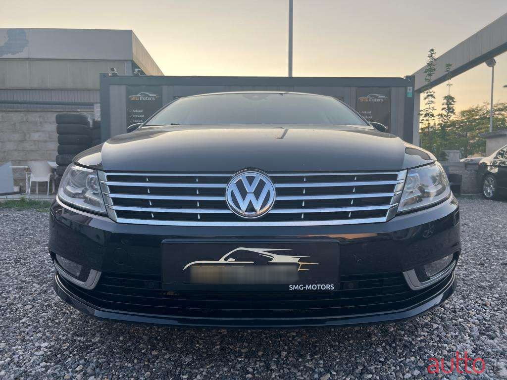 2012' Volkswagen Passat photo #3