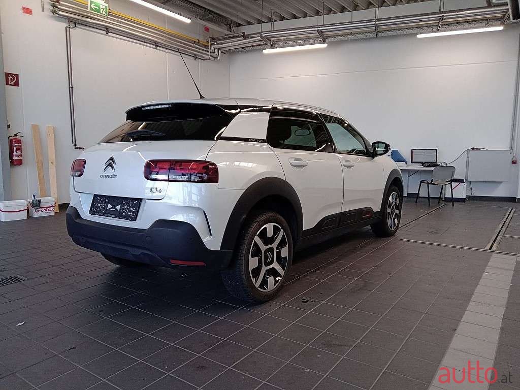 2018' Citroen C4 Cactus photo #6