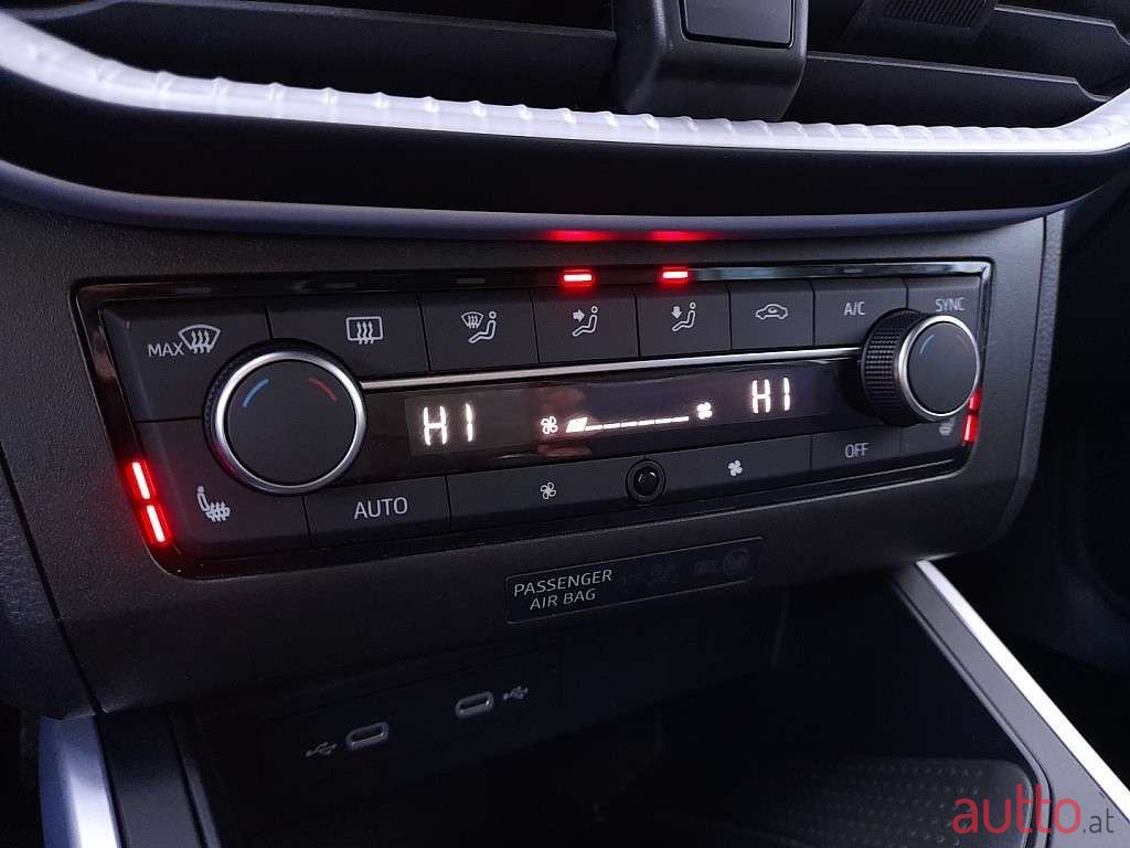 2023' SEAT Arona photo #5