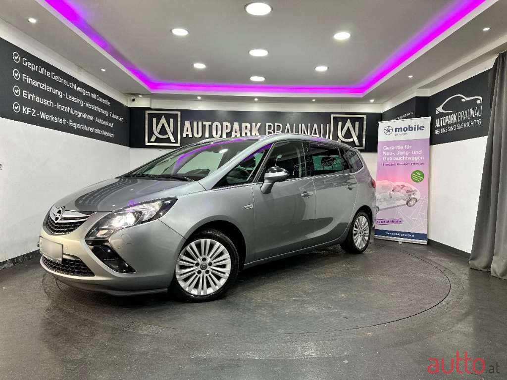 2015' Opel Zafira photo #1