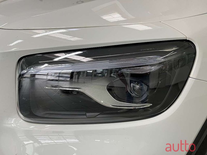 2024' Mercedes-Benz GLB photo #3