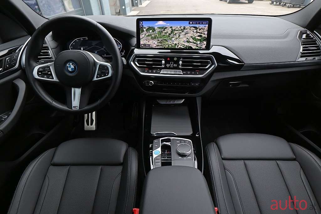 2023' BMW iX3 photo #6