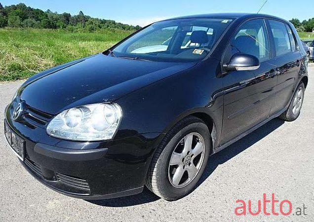 2005' Volkswagen Golf photo #3