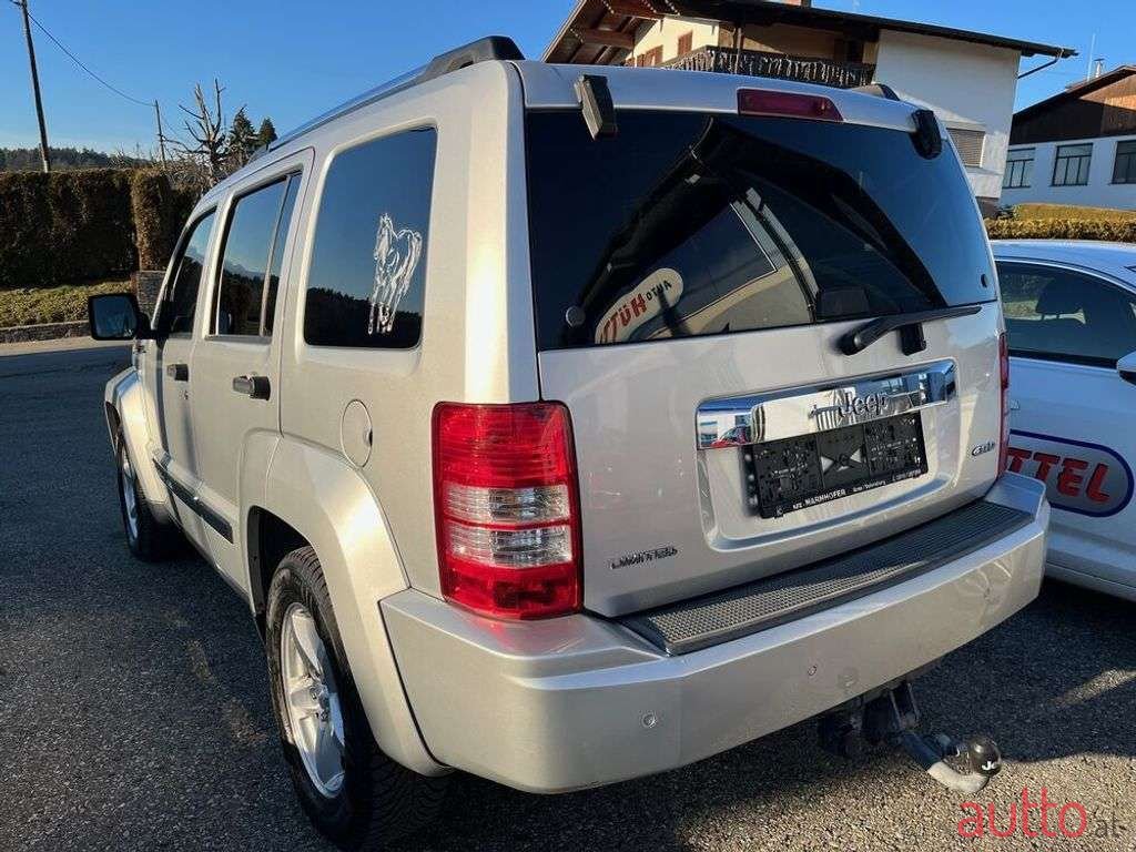 2008' Jeep Cherokee photo #3