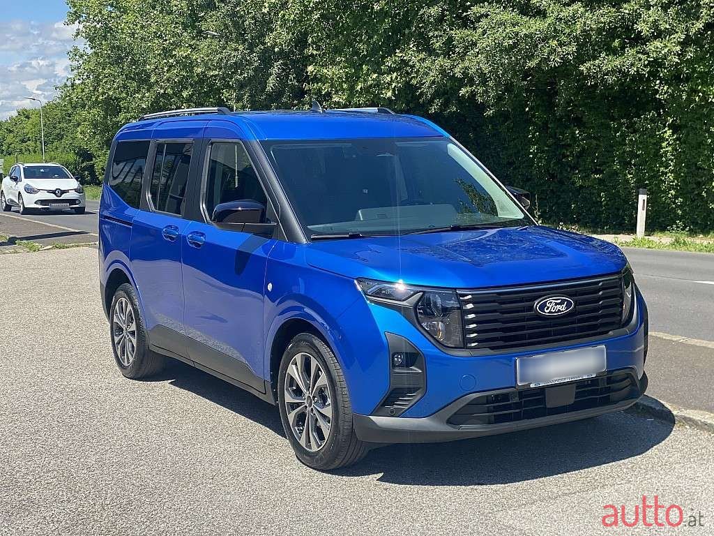 2024' Ford Tourneo photo #2
