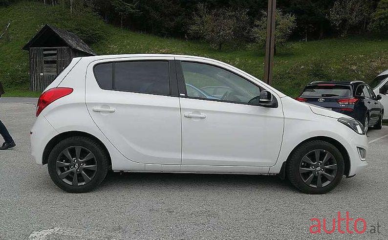 2014' Hyundai i20 photo #2