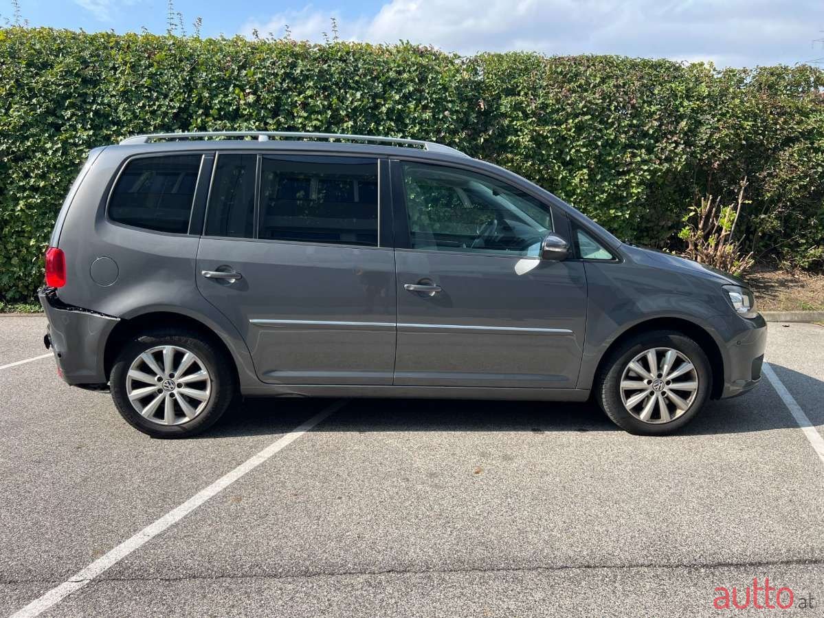 2014' Volkswagen Touran photo #6