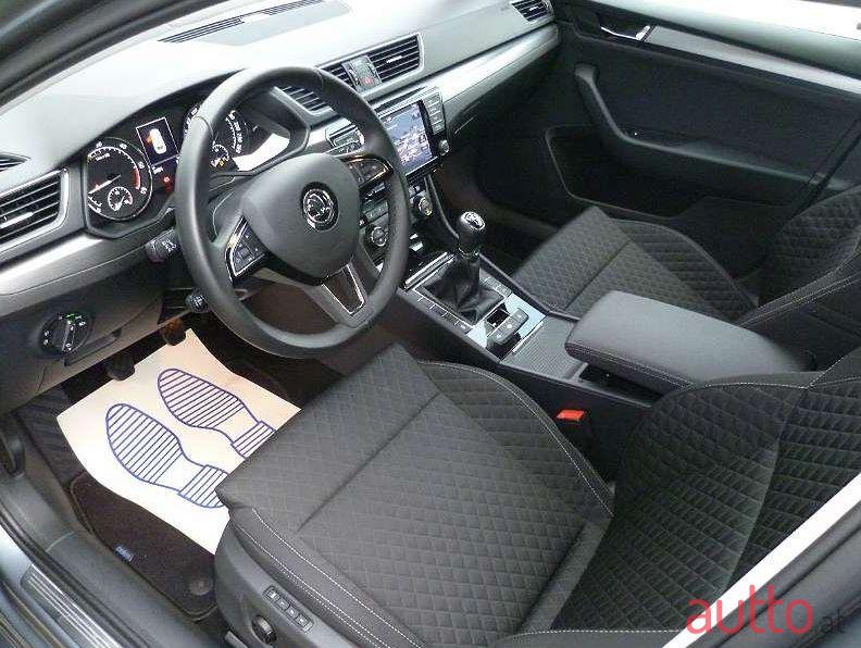 2017' Skoda Superb photo #3