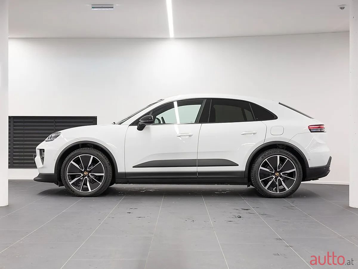 2024' Porsche Macan photo #5