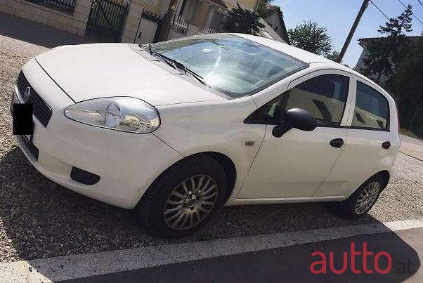 2009' Fiat Punto photo #1