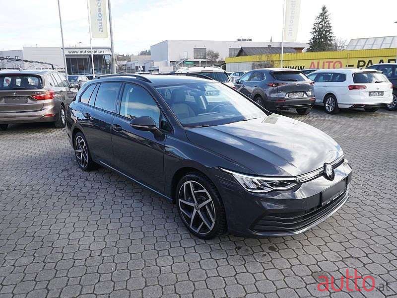 2023' Volkswagen Golf photo #3