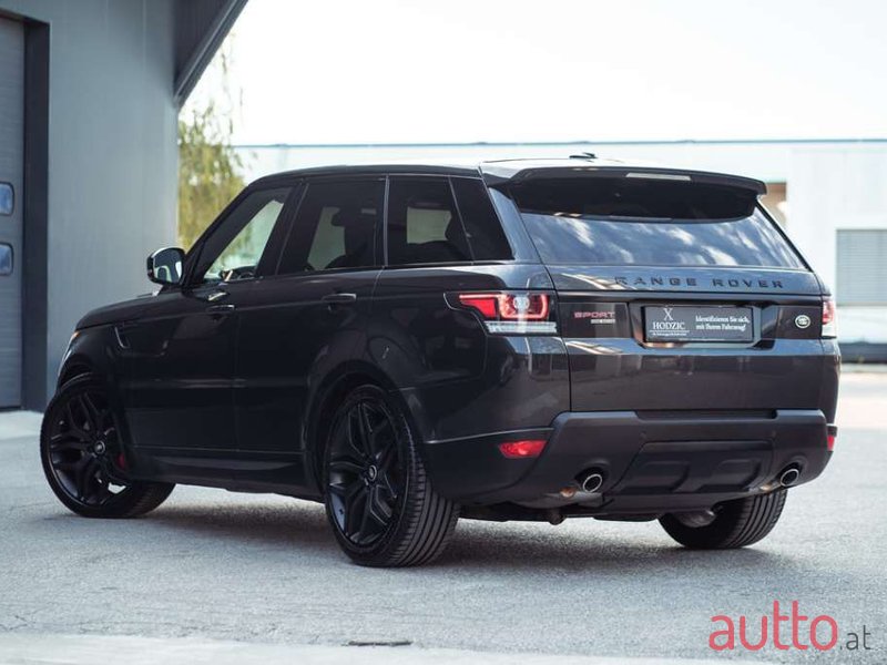 2015' Land Rover Range Rover Sport photo #3