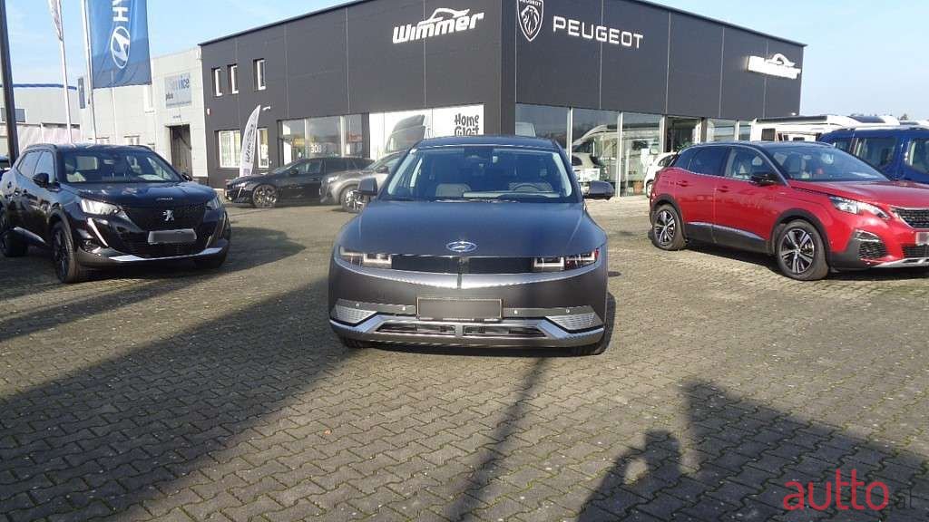 2022' Hyundai Ioniq 5 photo #2