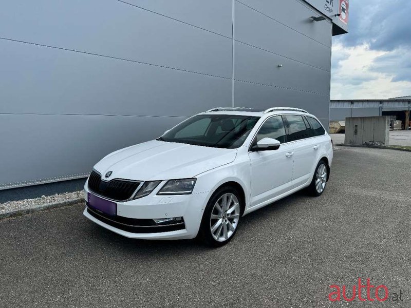 2020' Skoda Octavia photo #2