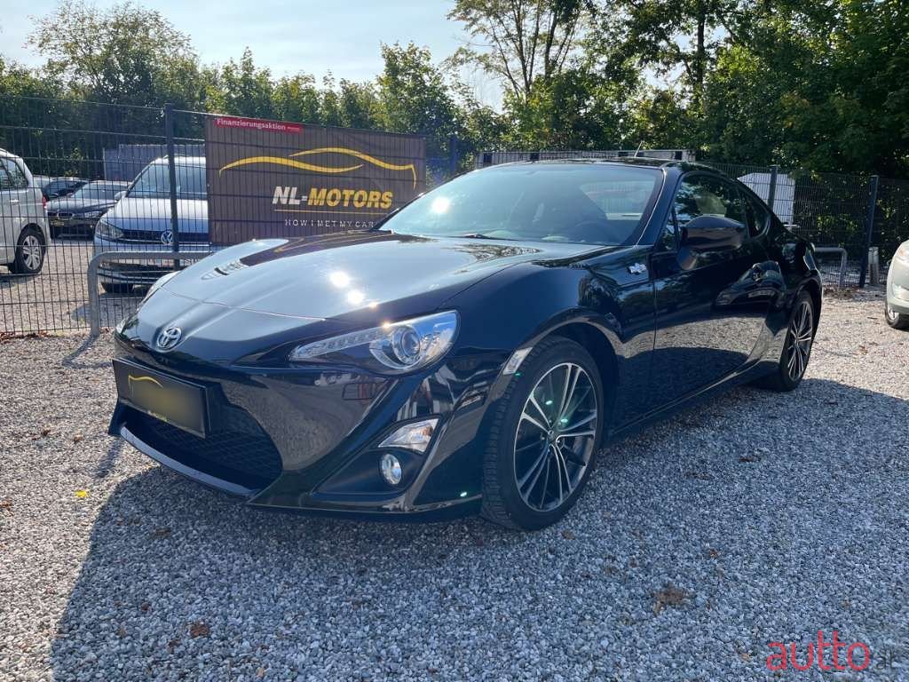 2012' Toyota GT86 photo #3