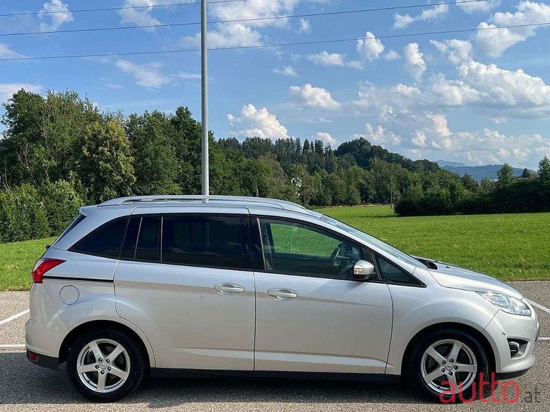 2013' Ford C-MAX photo #6