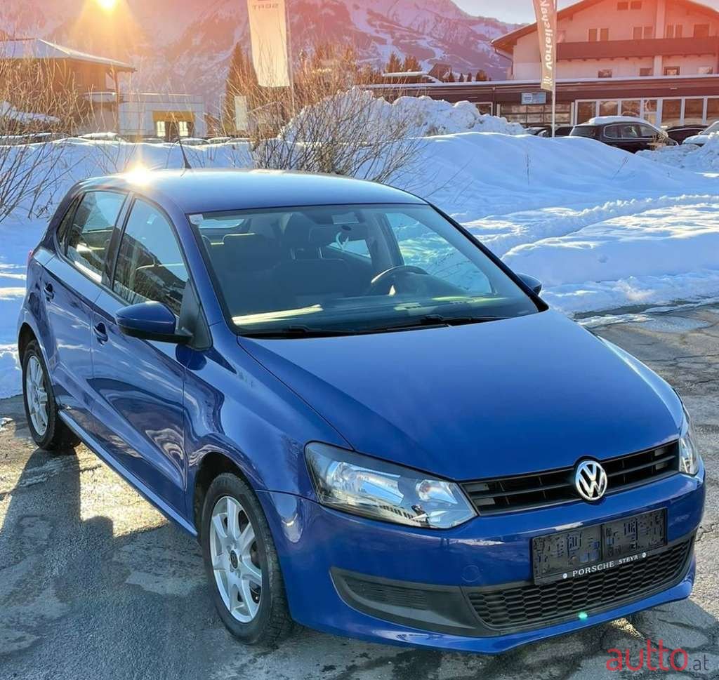 2013' Volkswagen Polo photo #2