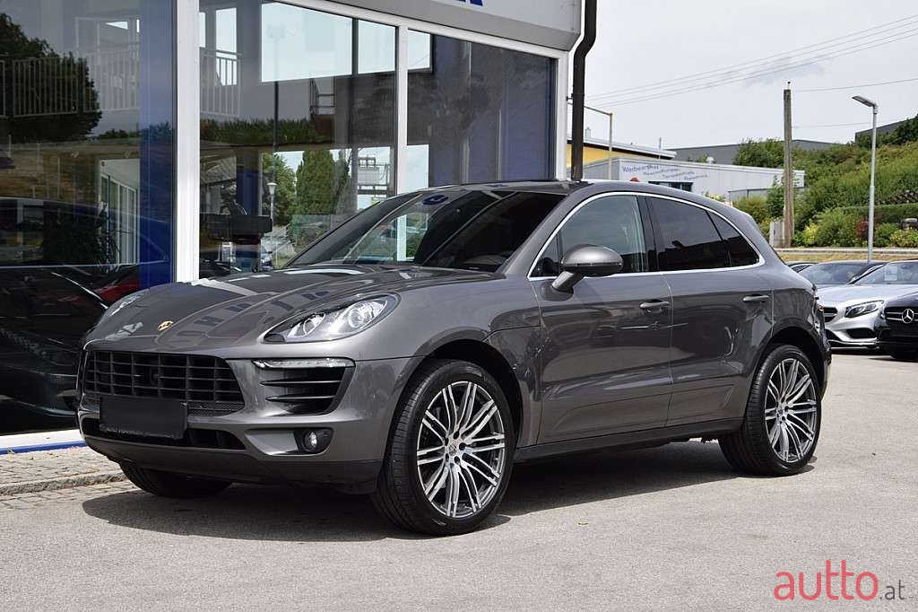 2015' Porsche Macan photo #2