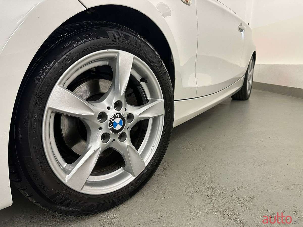 2011' BMW 1Er-Reihe photo #6