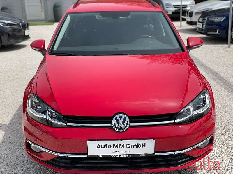 2019' Volkswagen Golf photo #4