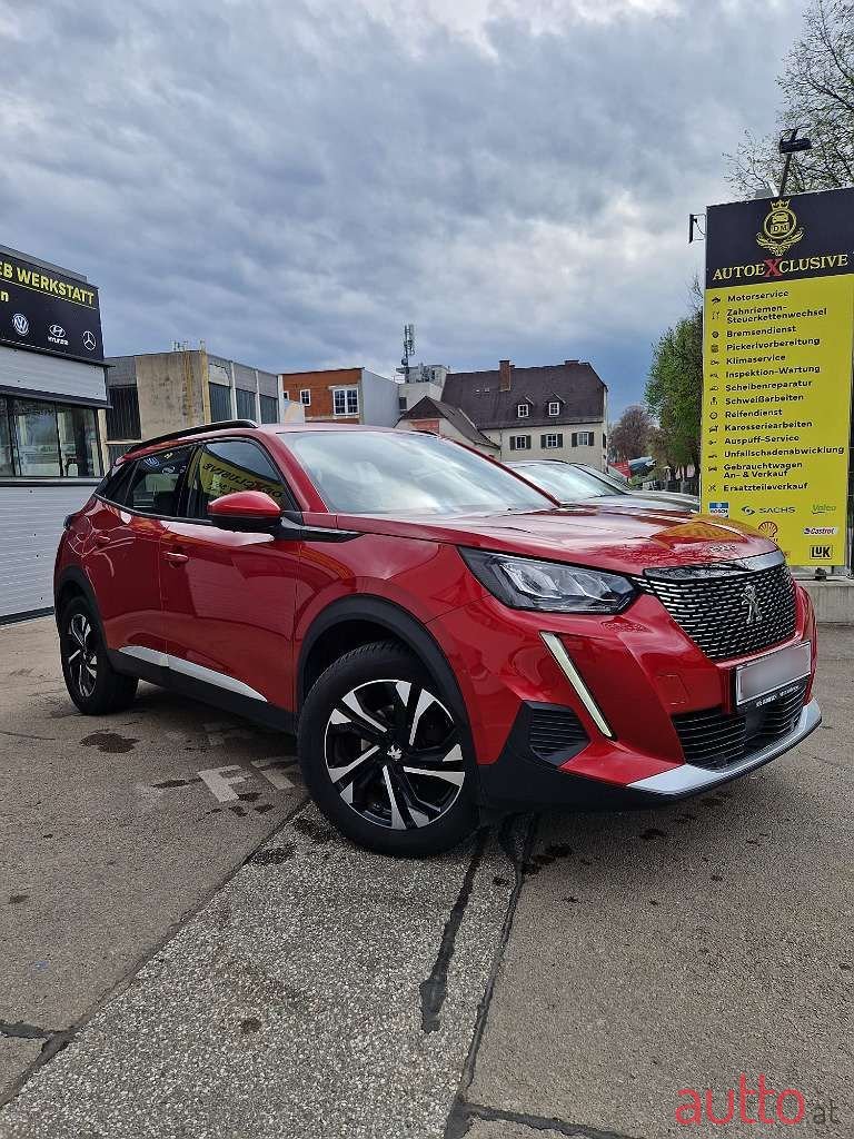 2020' Peugeot 2008 photo #1
