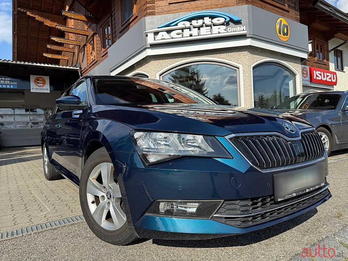 2019' Skoda Superb photo #3